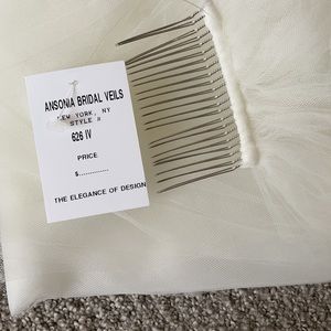 NWT Ivory Cathedral Length Veil